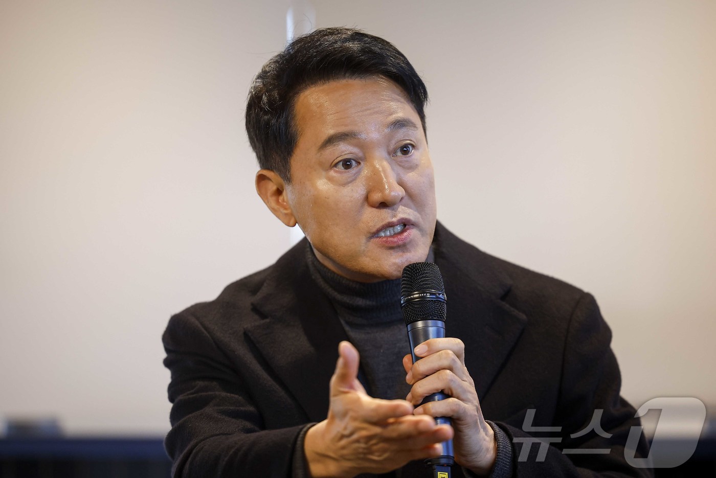 (서울=뉴스1) 박지혜 기자 = 오세훈 서울시장이 8일 서울 마포구 기업형 민간임대주택인 맹그로브 신촌을 찾아 현장점검을 마친 뒤 열린 간담회에서 발언하고 있다. (공동취재) 20 …