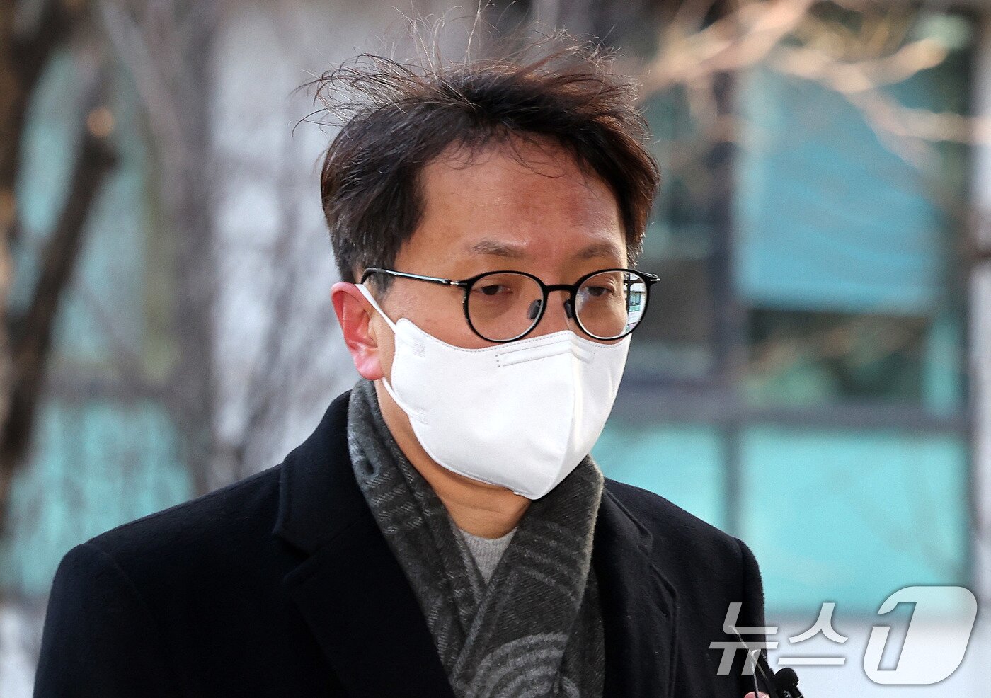 본문 이미지 - 박대준 전 쿠팡 대표가 8일 오후 서울 마포구 서울경찰청 공공범죄수사대에 참고인 조사를 받기 위해 출석하고 있다.  2026.1.8/뉴스1 ⓒ News1 박지혜 기자