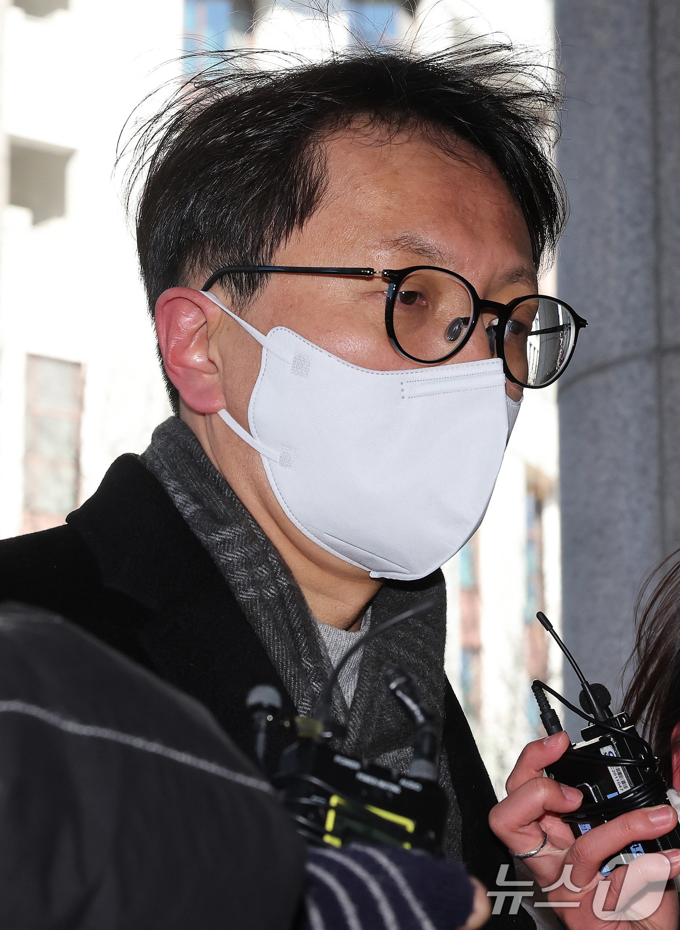 (서울=뉴스1) 박지혜 기자 = 박대준 전 쿠팡 대표가 8일 오후 서울 마포구 서울경찰청 공공범죄수사대에 참고인 조사를 받기 위해 출석하고 있다.이날 경찰은 김병기 더불어민주당 전 …