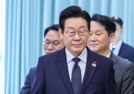 수석보좌관회의 참석하는 이재명 대통령