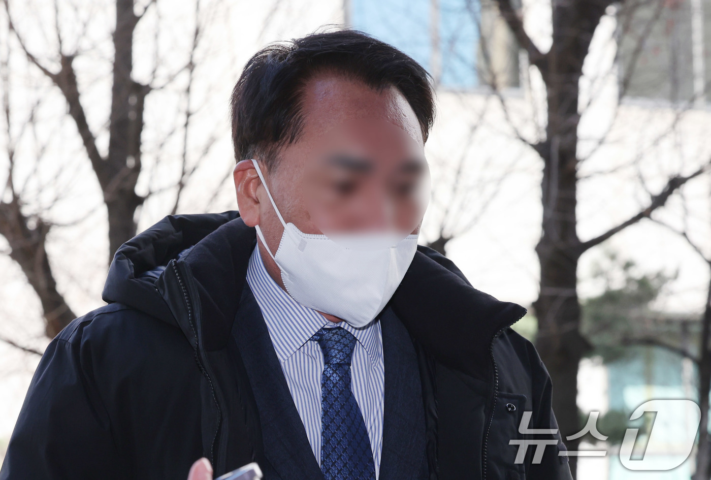 (서울=뉴스1) 박지혜 기자 = 김병기 더불어민주당 의원에게 ‘공천 헌금’을 건넸다는 내용의 탄원서를 작성한 전직 동작구 의원 A씨가 8일 서울 마포구 서울경찰청 공공범죄수사대에 …