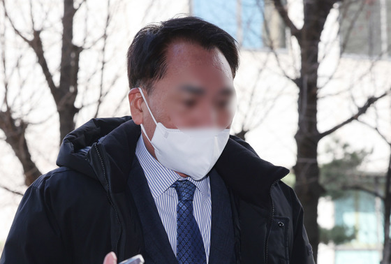 '김병기 공천헌금 의혹' 前 동작구의원 경찰 출석