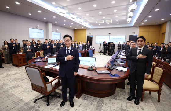 국민의례하는 이재명 대통령