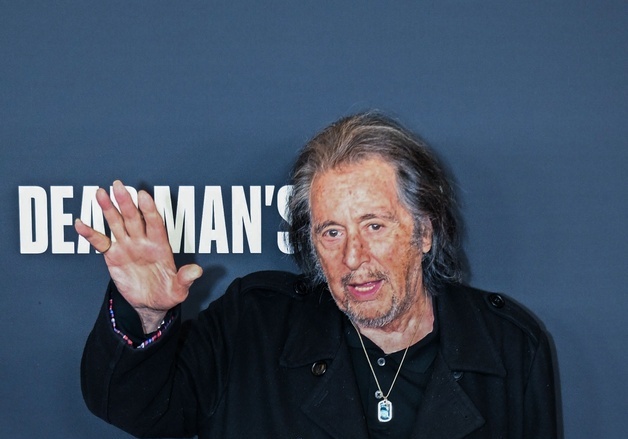 '2살 아들 둔' 85세 알 파치노, 시사회서 정정한 모습…카리스마 여전