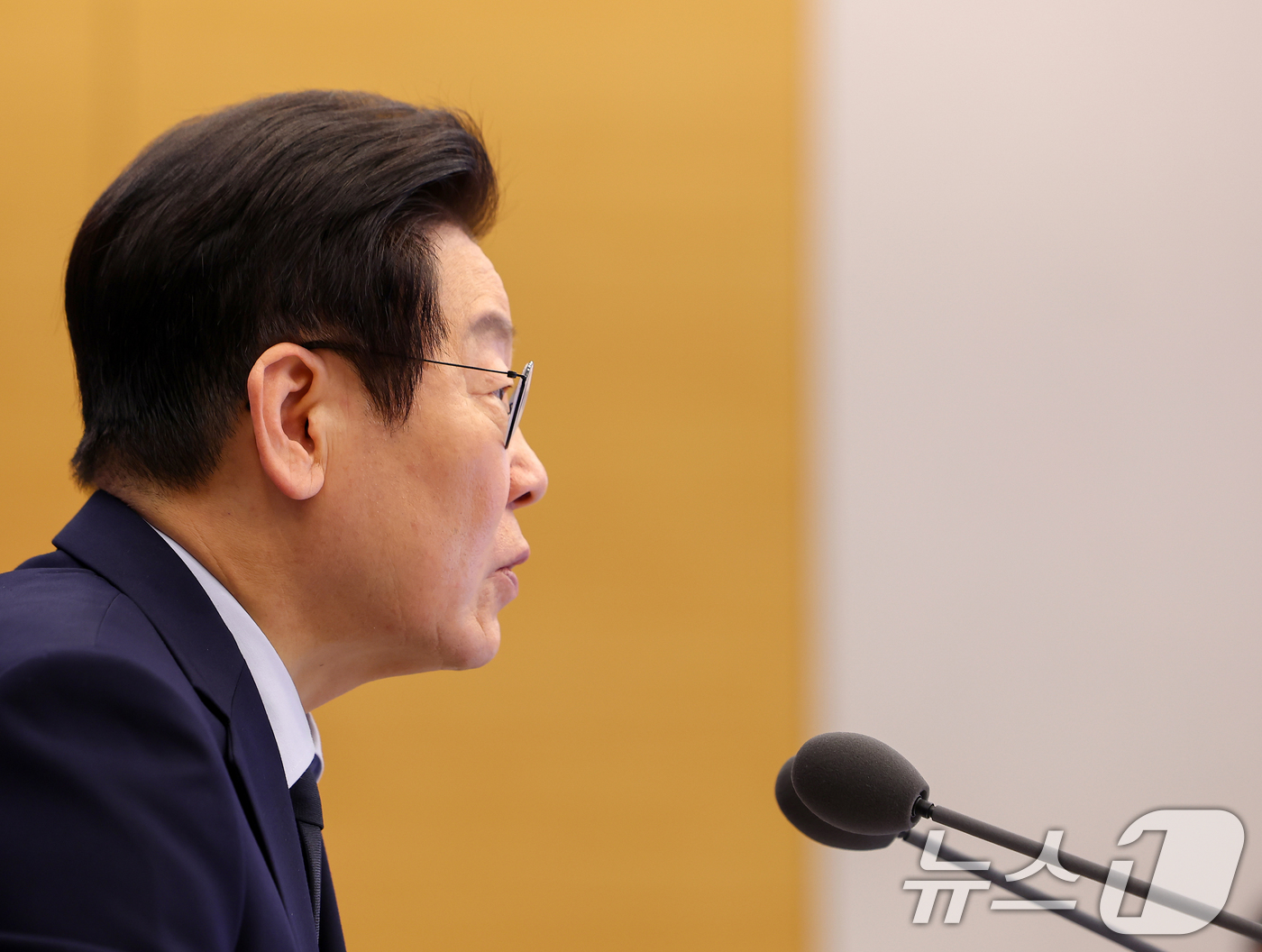 (서울=뉴스1) 이재명 기자 = 이재명 대통령이 8일 청와대에서 열린 수석보좌관회의에서 발언하고 있다. (청와대통신사진기자단) 2026.1.8/뉴스1