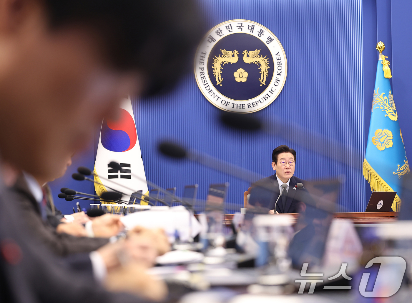 (서울=뉴스1) 이재명 기자 = 이재명 대통령이 8일 청와대에서 열린 수석보좌관회의에서 발언하고 있다. (청와대통신사진기자단) 2026.1.8/뉴스1