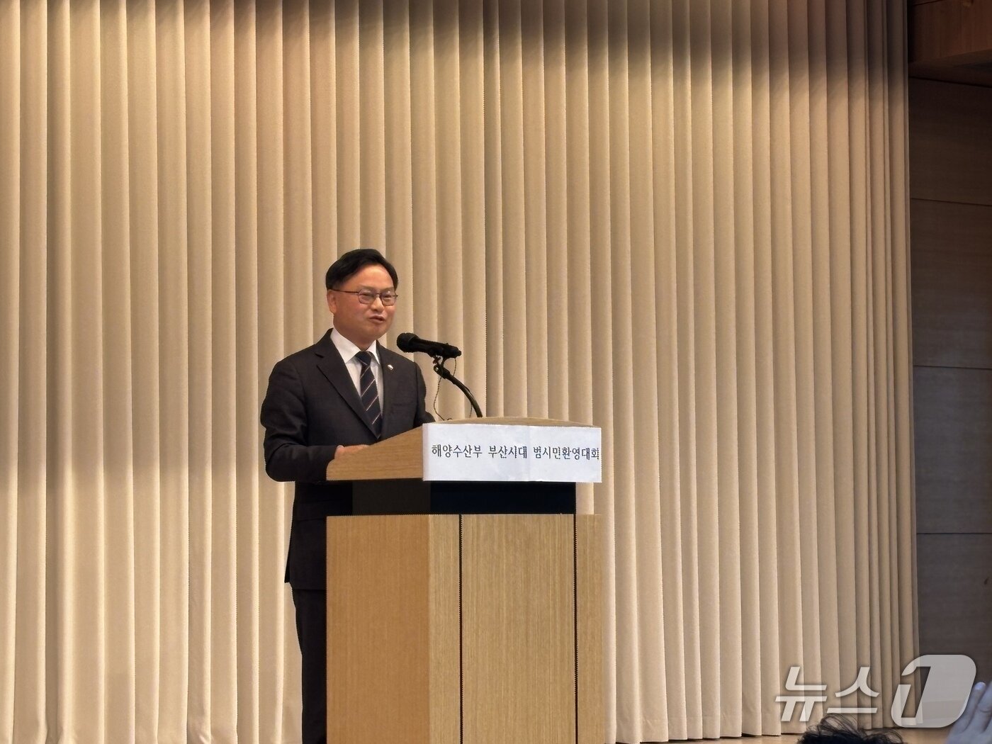 본문 이미지 - 답사하는 김성범 해양수산부 장관 권한대행 2026.1.8/뉴스1 홍윤 기자