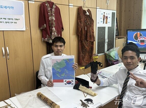 본문 이미지 - 완도수산고 의  문화 다양성 부스 운영 장면.(전남도교육청 제공, 재판매 및 DB 금지)/뉴스1 