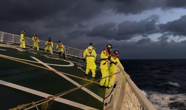 주말 동해상 '최대 7.5m' 풍랑…동해해경, 선박 이동·대피 명령