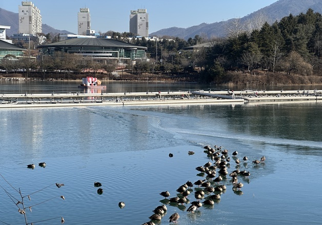 [오늘의 날씨] 충북·세종(9일, 금)…아침까지 강추위