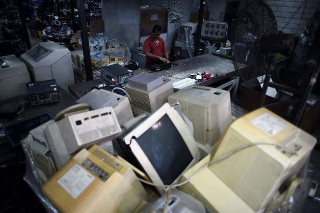 버린 핸드폰·컴퓨터서 금 뽑아낸다…中, 세계 최대 효율 기술 공개