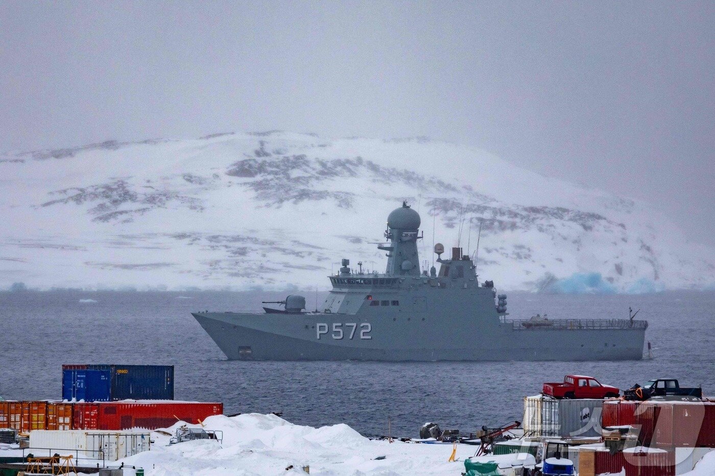 본문 이미지 - 그린란드 해역을 순찰하는 덴마크 함정. 2025.03.08 ⓒ AFP=뉴스1 ⓒ News1 이지예 객원기자