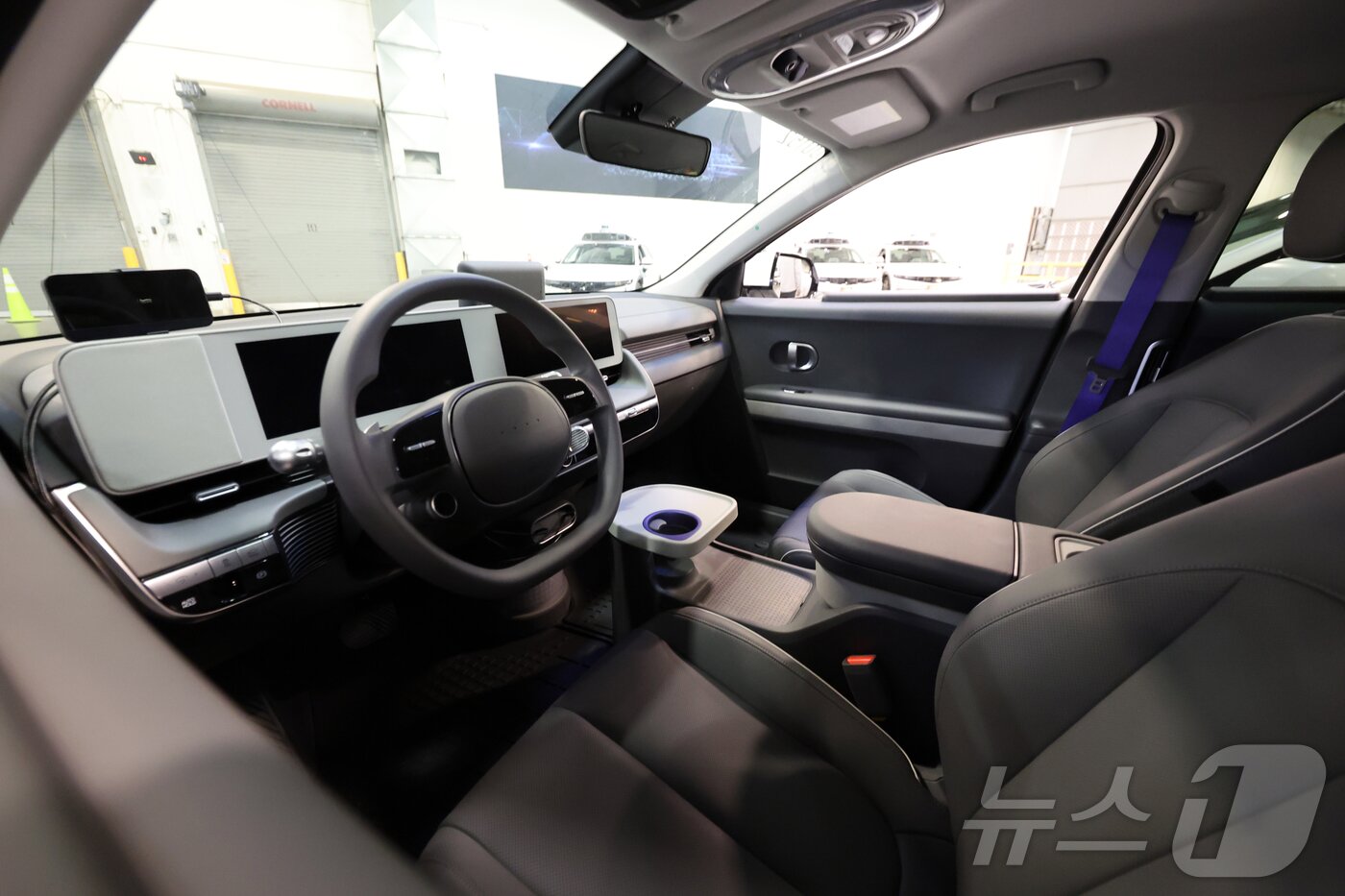 본문 이미지 - 현대차그룹의 로보택시 차량 실내. 2026.1.12 ⓒ 뉴스1 황기선 기자