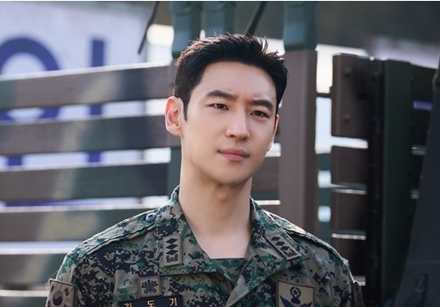 '모범택시3' 이제훈, 본캐 군인으로 변신…전설의 '김대위' 출격 [N컷]