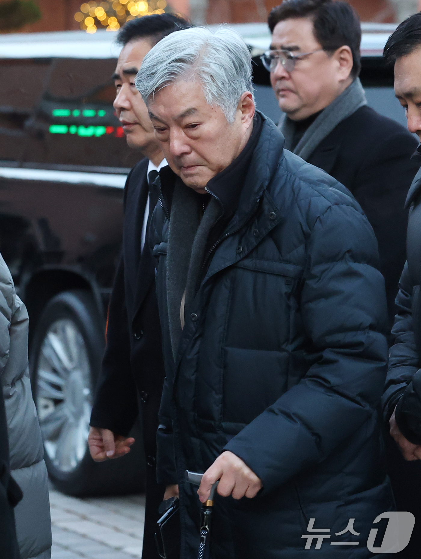 (서울=뉴스1) 권현진 기자 = 배우 한지일이 故 안성기의 장례 미사를 위해 9일 오전 서울 중구 명동성당으로 들어서고 있다.  2026.1.9/뉴스1