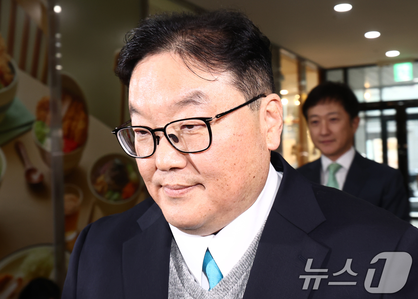 (서울=뉴스1) 김민지 기자 = 쿠팡 사건을 무혐의 처분하도록 외압을 행사한 인물로 지목된 엄희준 광주고검 검사가 9일 오전 서울 서초구 관봉권·쿠팡 상설특검팀 사무실에서 피의자 …