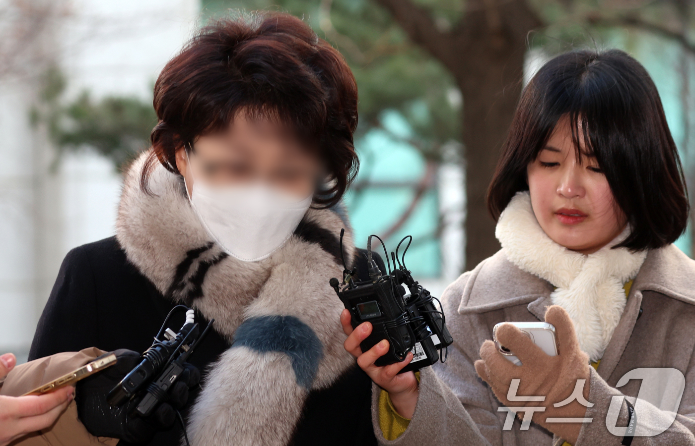 (서울=뉴스1) 김명섭 기자 = 더불어민주당 김병기 의원 측에 금품을 제공했다는 내용의 탄원서를 작성한 전직 동작구 의원 김 모 씨가 피의자 신분으로 9일 서울 마포구 서울경찰청 …