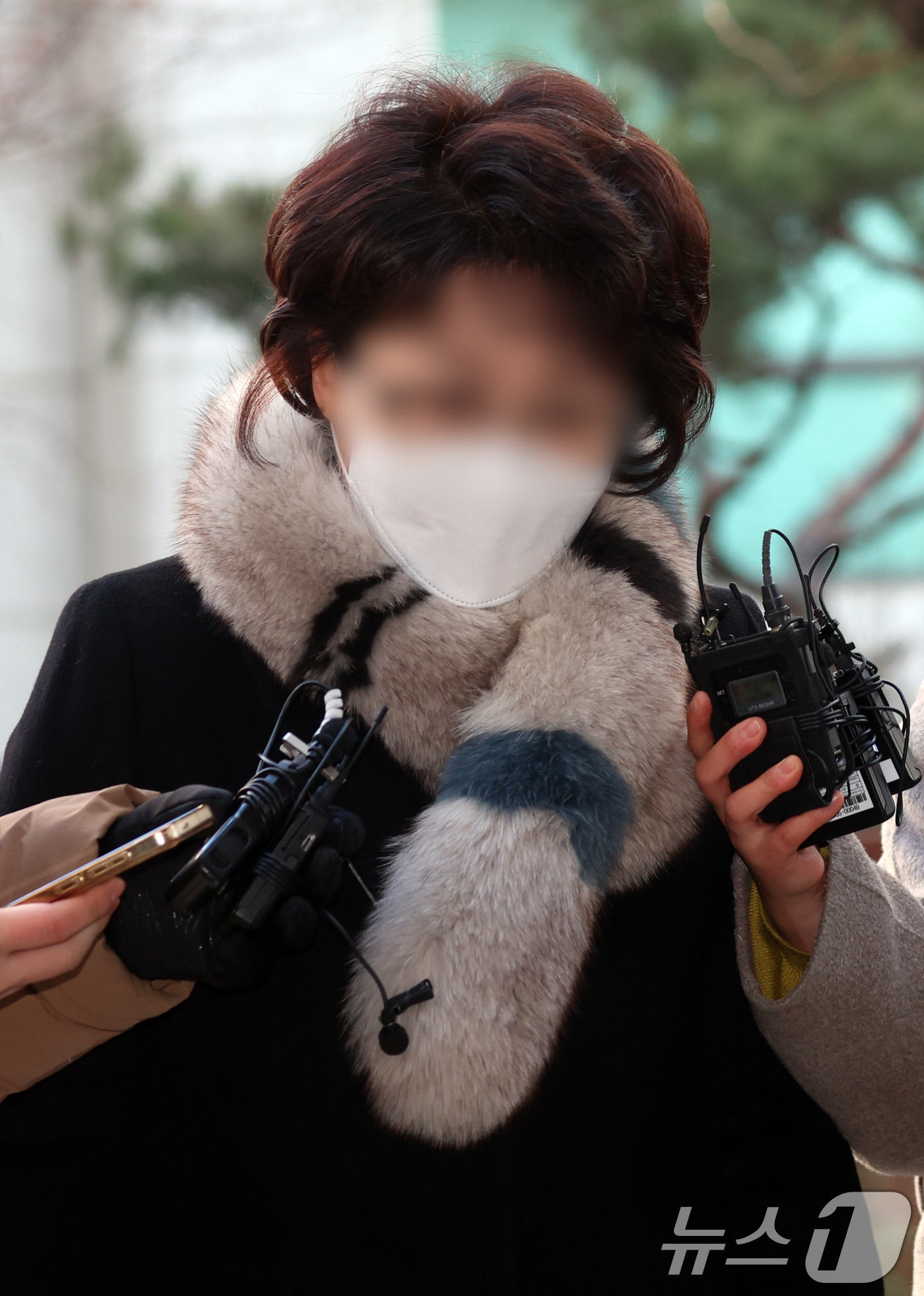 (서울=뉴스1) 김명섭 기자 = 더불어민주당 김병기 의원 측에 금품을 제공했다는 내용의 탄원서를 작성한 전직 동작구 의원 김 모 씨가 피의자 신분으로 9일 서울 마포구 서울경찰청 …