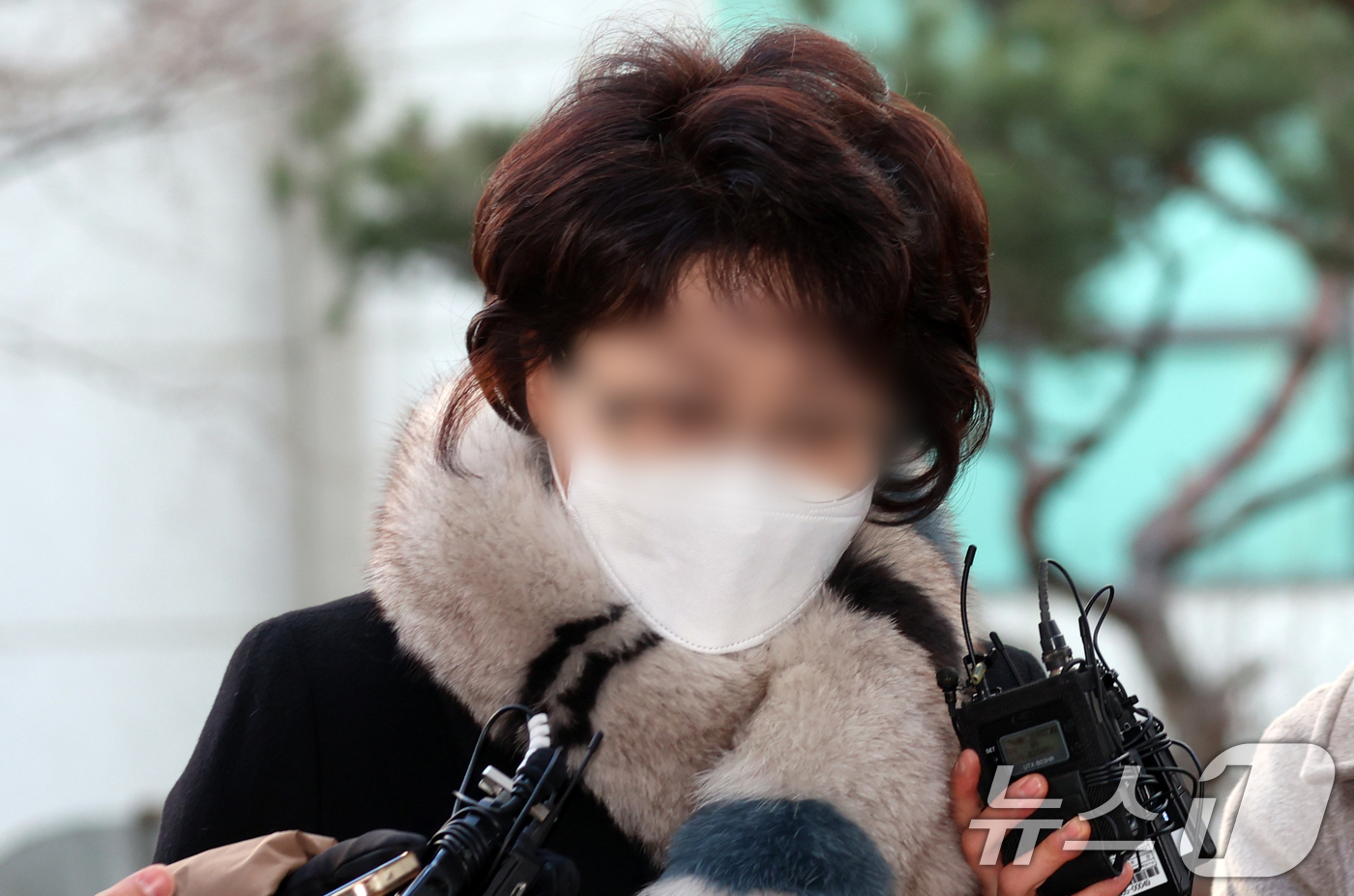 (서울=뉴스1) 김명섭 기자 = 더불어민주당 김병기 의원 측에 금품을 제공했다는 내용의 탄원서를 작성한 전직 동작구 의원 김 모 씨가 피의자 신분으로 9일 서울 마포구 서울경찰청 …