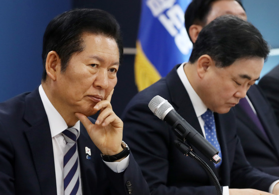 생각 잠긴 정청래