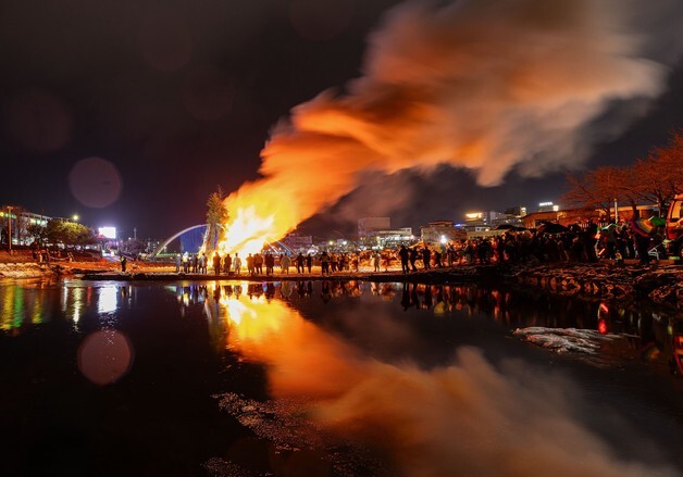 영동군, 관광사진 공모전 대상에 손명숙씨 '달집태우기' 선정