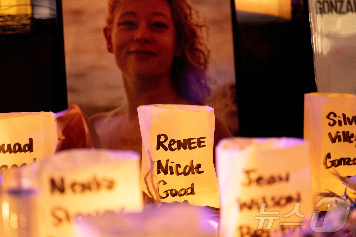 본문 이미지 - 8일(현지시간) 미 워싱턴주 시애틀에서 열린 르네 니콜 굿(37)의 추모 집회. 2025.01.08. ⓒ 로이터=뉴스1 ⓒ News1 윤다정 기자