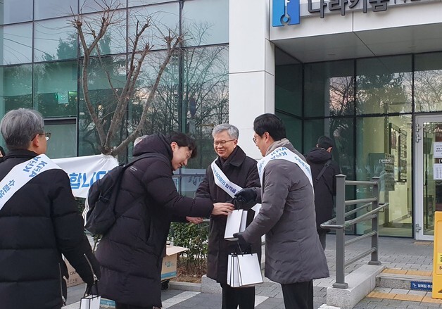 김택우 의협회장, 제90회 국시 현장 방문…예비 의사들 격려