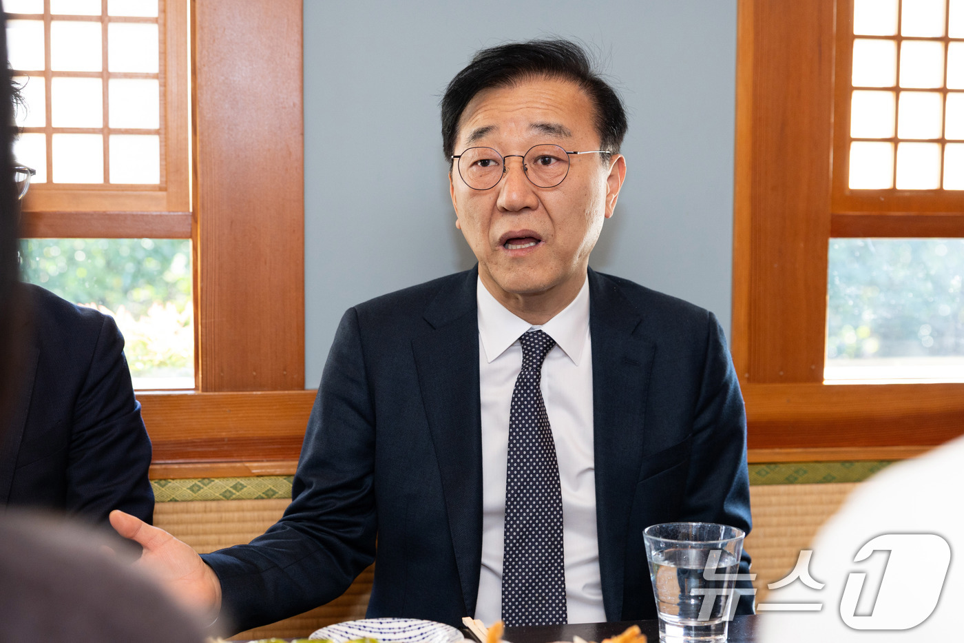 (서울=뉴스1) 박지혜 기자 = 김윤덕 국토교통부 장관이 지난 8일(현지시간) 미국 샌프란시스코를 방문해 현지에 체류 중인 한인 유학생과 만나 감담회를 갖고 있다.  (국토부 제공 …