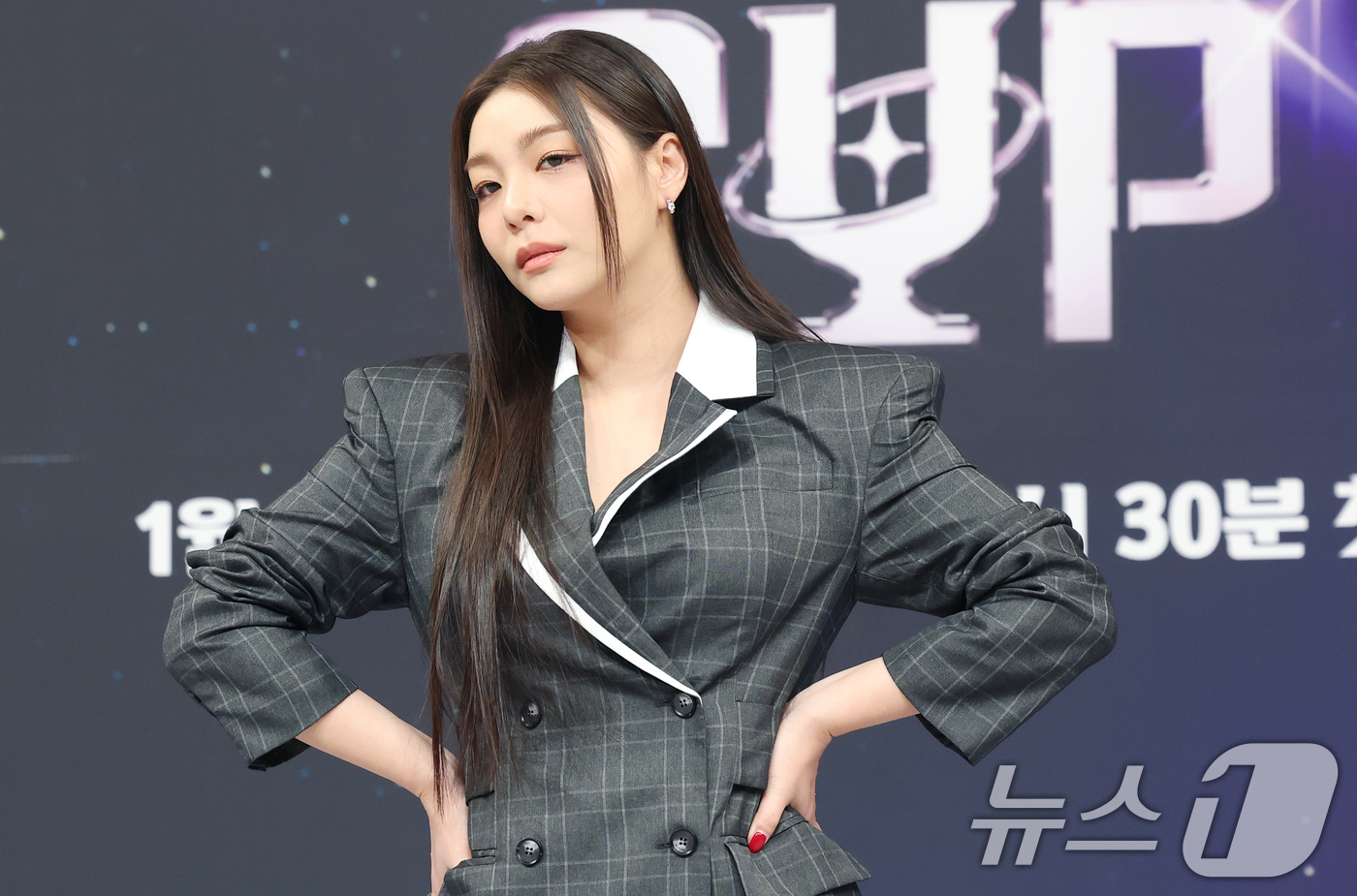 (서울=뉴스1) 권현진 기자 = 가수 에일리가 9일 오후 서울 양천구 목동 SBS에서 열린 오디션 프로그램 '베일드 컵' 제작발표회에 참석하고 있다.'베일드 컵'은 오직 목소리만으 …