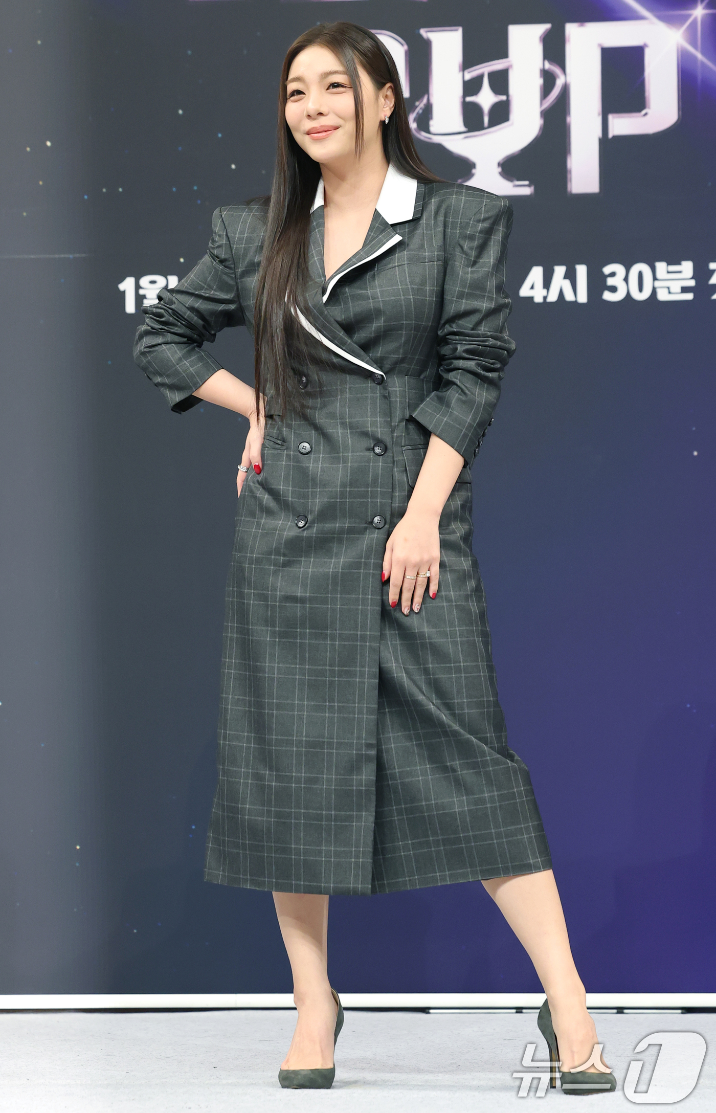 (서울=뉴스1) 권현진 기자 = 가수 에일리가 9일 오후 서울 양천구 목동 SBS에서 열린 오디션 프로그램 '베일드 컵' 제작발표회에 참석하고 있다.'베일드 컵'은 오직 목소리만으 …