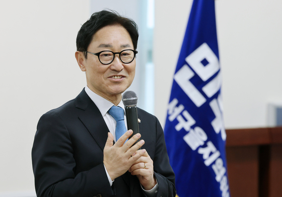 '유시민 증축론'에 박범계 "한국 축구 봐라, 재건축이 답"