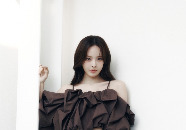 이즈나 방지민, 日 패션 브랜드 모델 발탁…패션 아이콘 도약