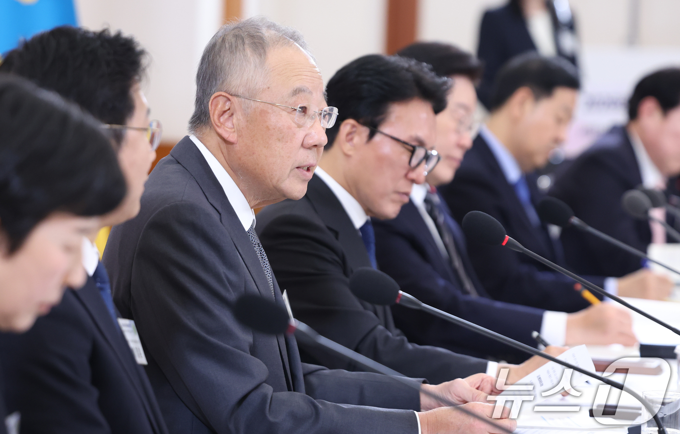 (서울=뉴스1) 허경 기자 = 류진 한국경제인협회장이 9일 청와대에서 열린 경제성장전략 국민보고회에서 발언하고 있다. 2026.1.9/뉴스1