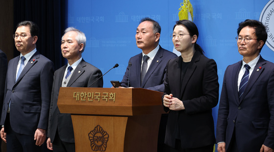 청와대 오찬간담회 브리핑하는 김원이