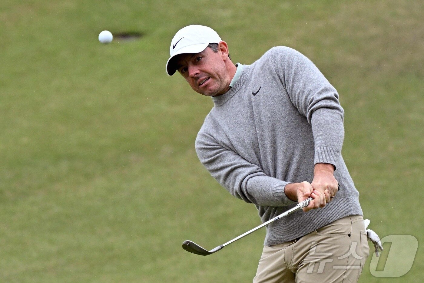 본문 이미지 - 15일 DP 월드투어 두바이 인비테이셔널에 출격하는 로리 매킬로이. ⓒ AFP=뉴스1