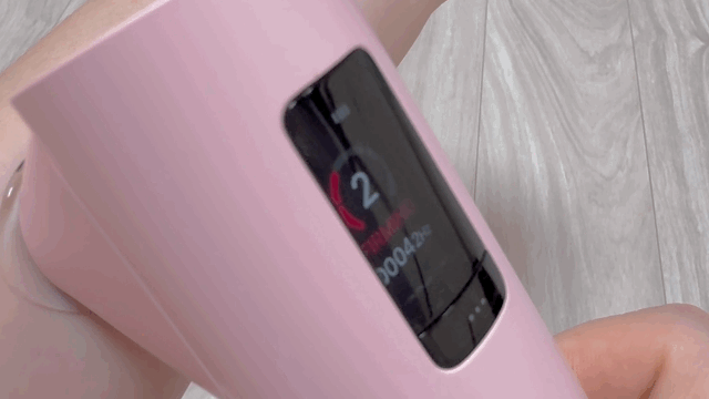 본문 이미지 - 에이피알 에이지알의 신제품 하이포커스샷 플러스 제품을 구동하는 모습. ⓒ News1 이민주 기자