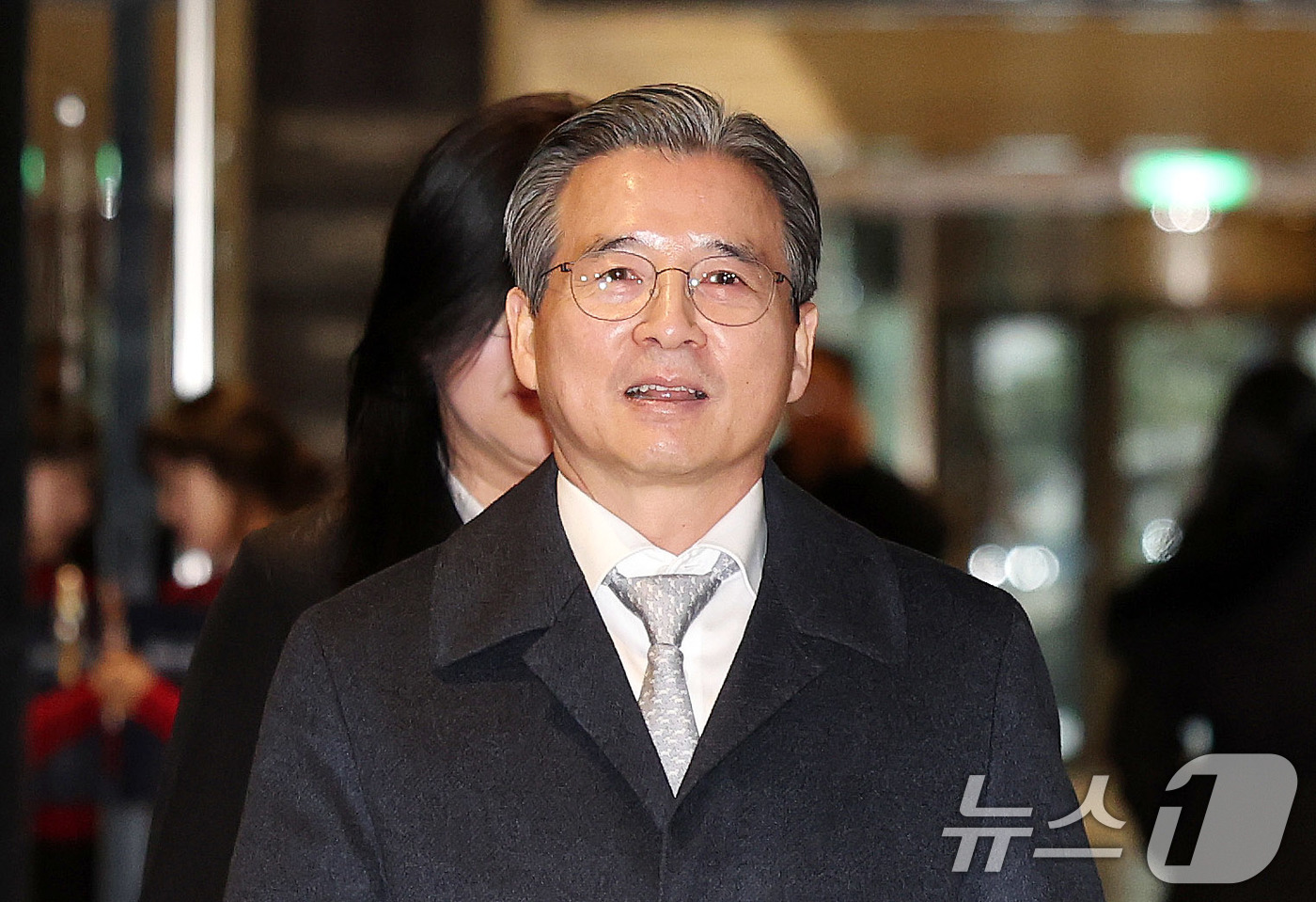 (서울=뉴스1) 박지혜 기자 = 김용범 청와대 정책실장이 9일 서울 중구 대한상공회의소에서 열린 10대 그룹 사장단과 비공개 간담회에 참석하기 위해 회의장으로 입장하고 있다.이날 …