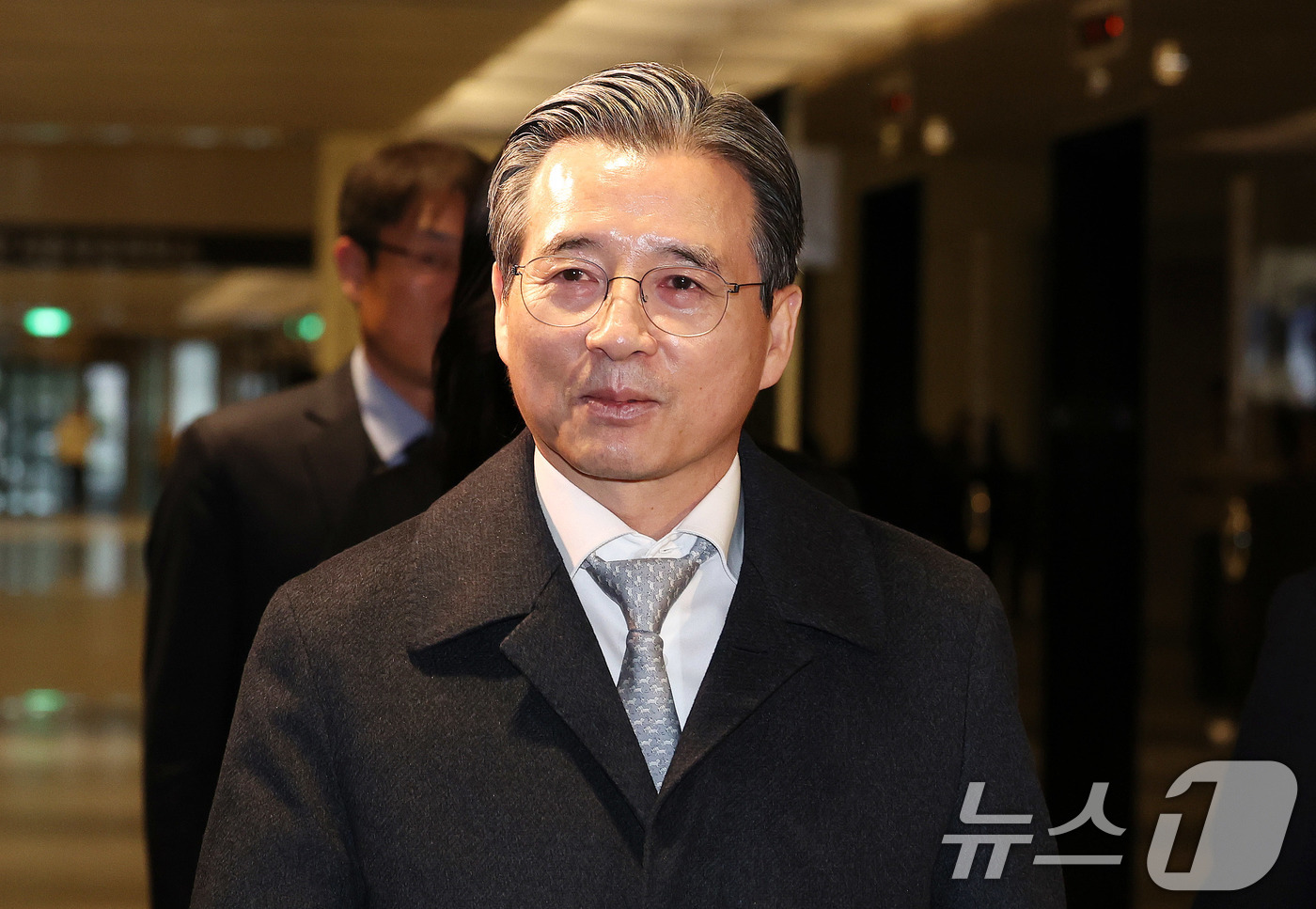 (서울=뉴스1) 박지혜 기자 = 김용범 청와대 정책실장이 9일 서울 중구 대한상공회의소에서 열린 10대 그룹 사장단과 비공개 간담회에 참석하기 위해 회의장으로 입장하고 있다.이날 …