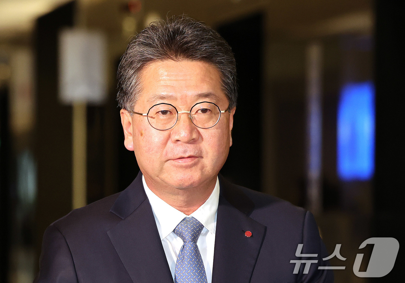 (서울=뉴스1) 박지혜 기자 = 하범종 LG 사장이 9일 서울 중구 대한상공회의소에서 열린 청와대-10대 그룹 사장단 간담회에 참석하기 위해 회의장으로 향하고 있다. 2026.1. …