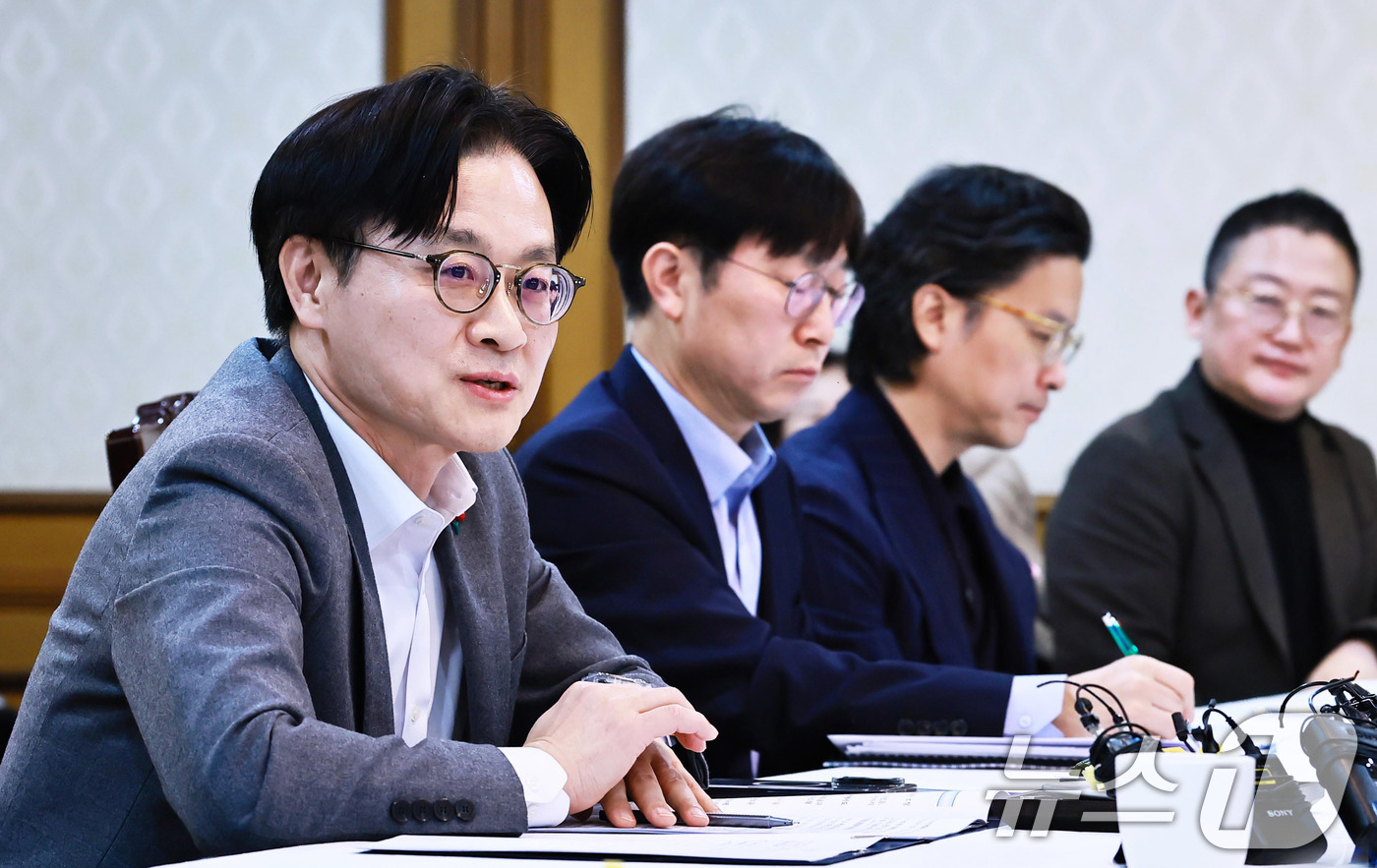 (서울=뉴스1) 박지혜 기자 = 김정관 산업통상부 장관이 9일 서울 종로구 정부서울청사 무궁화홀에서 주한미국상공회의소(AMCHAM·암참) 주관으로 열린 간담회에서 발언하고 있다. …