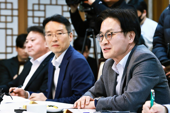 잇따른 조 단위 수주 취소에…김정관, 배터리 3사 지난주 긴급소집