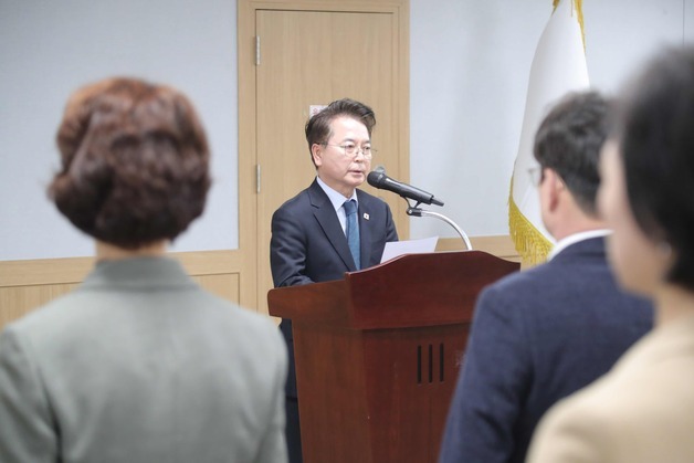 육동한 시장, 승진·전보자 임용장 수여…"원칙 인사" 재차 강조