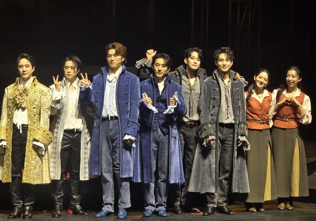 추정화 연출 "왕·음악가·극작가 셋이 깔깔 웃던 순간이 가장 행복했을 것"