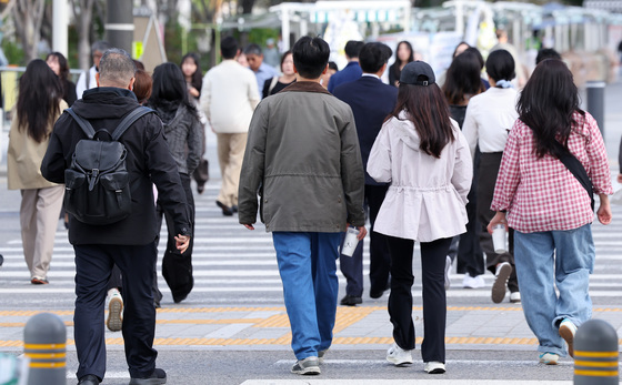 아침 최저 5도 '뚝' 더 쌀쌀해진 출근길…일교차 15도[내일날씨]