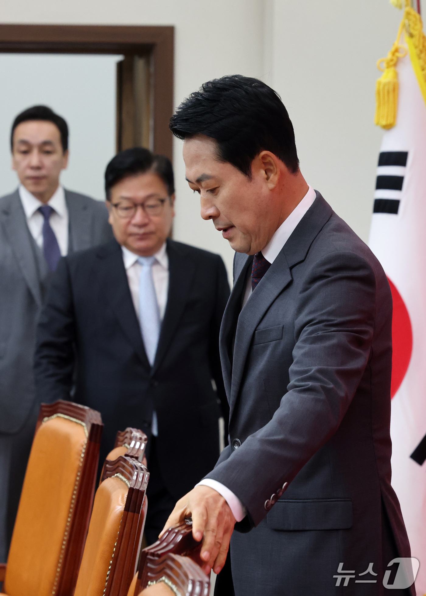 (서울=뉴스1) 황기선 기자 = 장동혁 국민의힘 대표가 1일 오전 서울 여의도 국회에서 열린 최고위원회의에 참석하고 있다.  2026.10.1/뉴스1