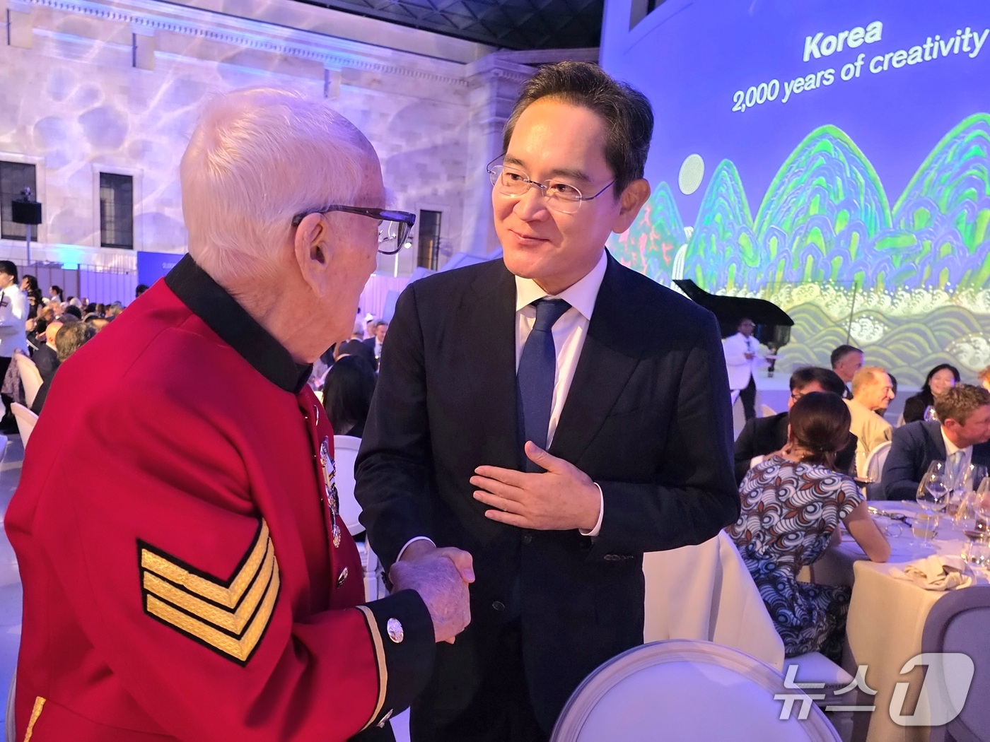 (서울=뉴스1) = 삼성은 지난 9월 30일(현지시간) 영국 런던 영국박물관에서 이건희 컬렉션 순회전 '한국: 2000년 창의의 여정(Korea: 2,000 years of Cre …