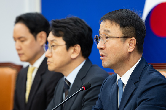 정책조정회의 발언하는 한병도 원내대표