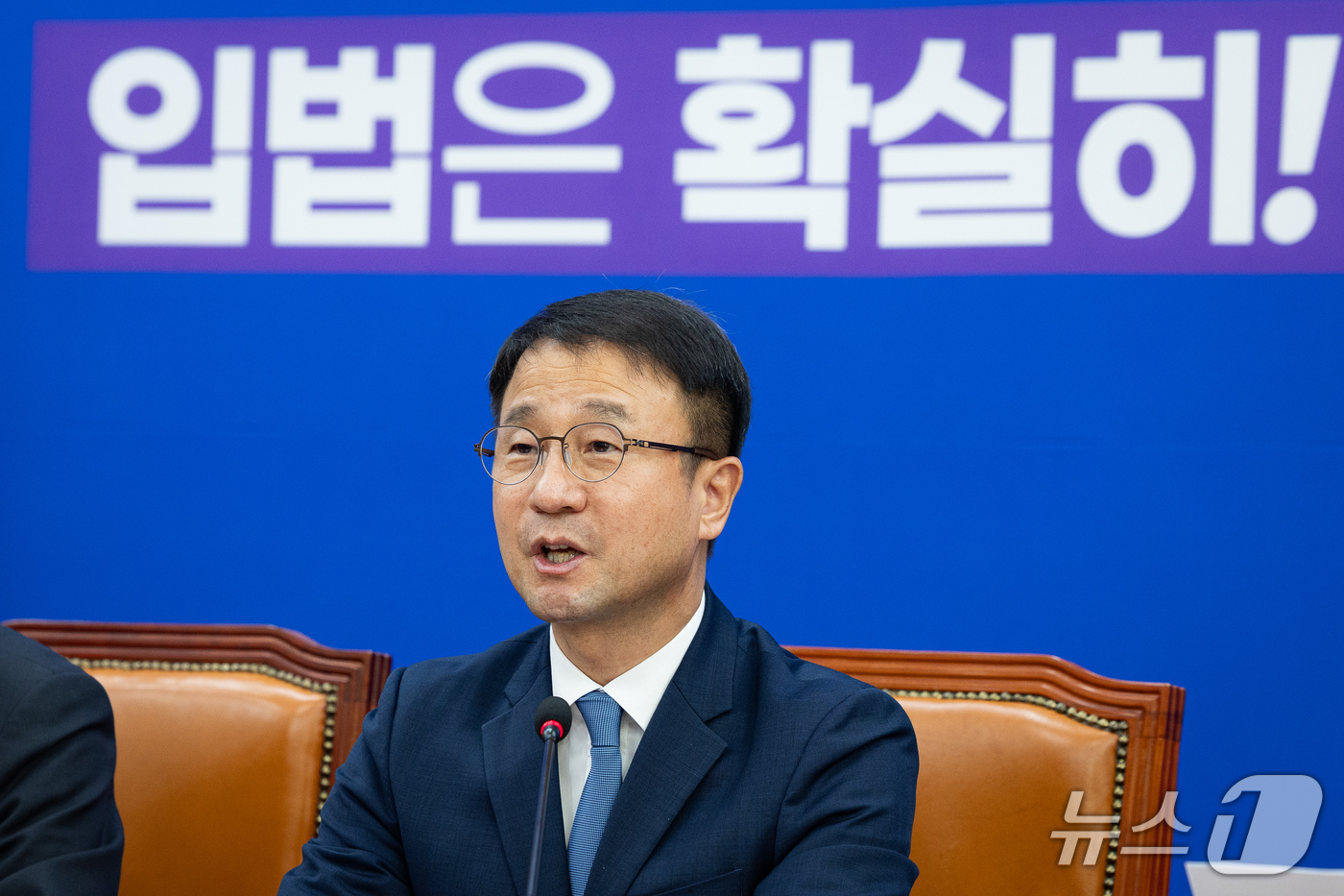 (서울=뉴스1) 유승관 기자 = 한병도 더불어민주당 원내대표가 1일 서울 여의도 국회에서 열린 정책조정회의에서 발언하고 있다. 2026.10.1/뉴스1