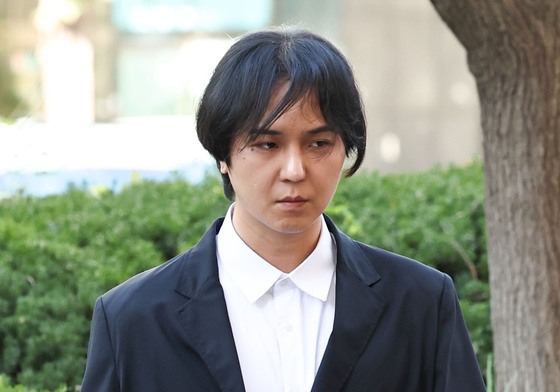 '부실복무' 송민호, 1심 징역 1년에 집행유예 2년…"변명 여지 없어"