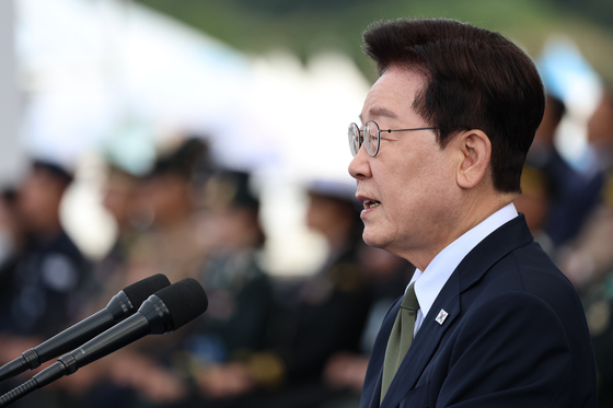 李대통령 "DMZ 부상 장병에 마음 아파…北 단절된 대화 복원에 함께하길"